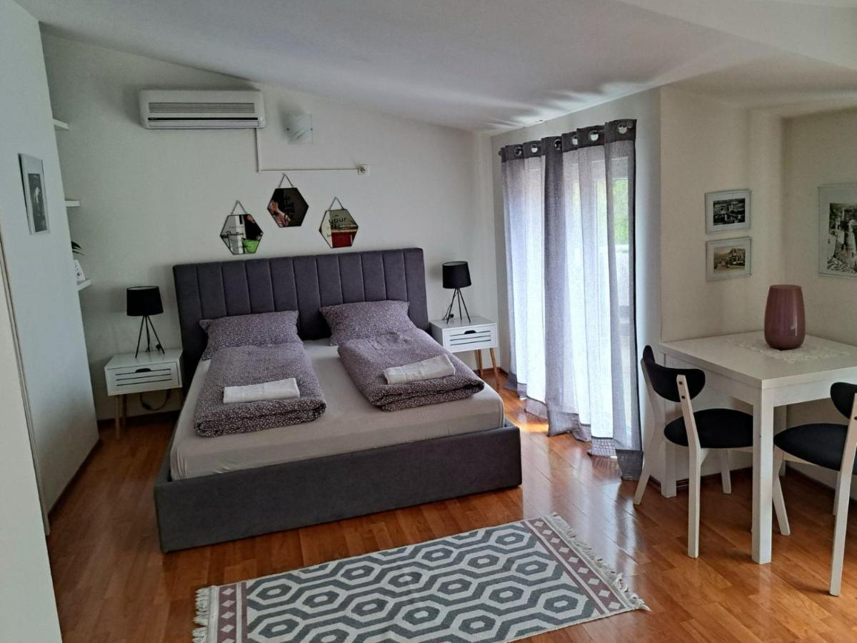 Apartments Thea Mostar Bagian luar foto