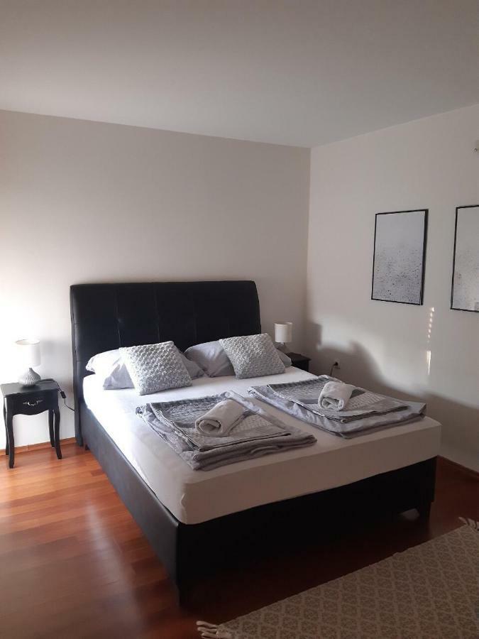 Apartments Thea Mostar Bagian luar foto